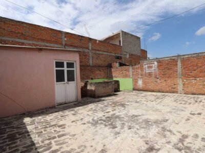 Casa a una cuadra de Mercado Juárez, oportunidad para bodega