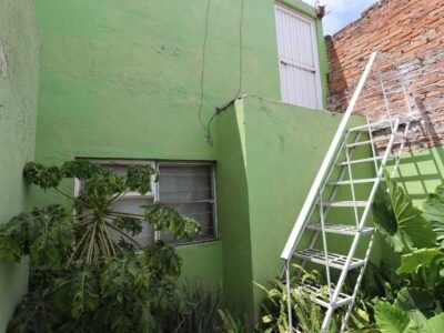 Casa a una cuadra de Mercado Juárez, oportunidad para bodega