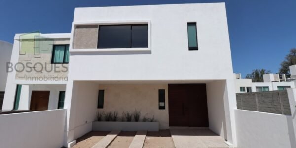 Casa de 2 Niveles, 3 Recámaras, Gran Diseño, Privado y Seguro