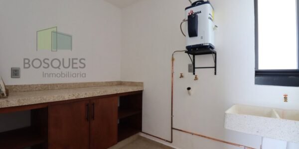 Casa de 2 Niveles, 3 Recámaras, Gran Diseño, Privado y Seguro