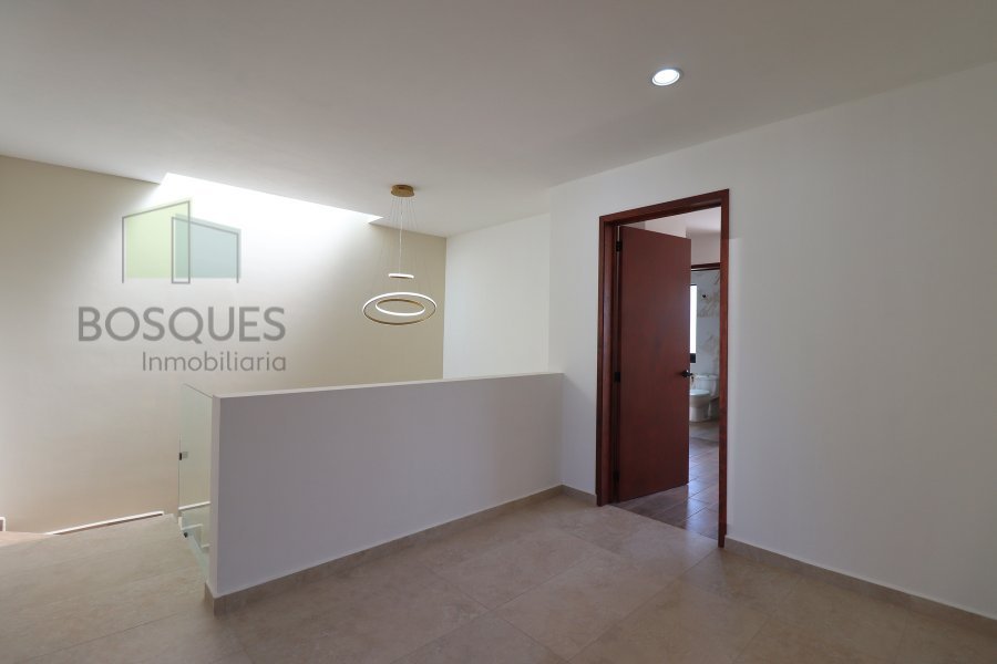 Casa de 2 Niveles, 3 Recámaras, Gran Diseño, Privado y Seguro