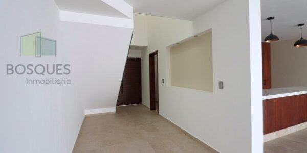 Casa de 2 Niveles, 3 Recámaras, Gran Diseño, Privado y Seguro