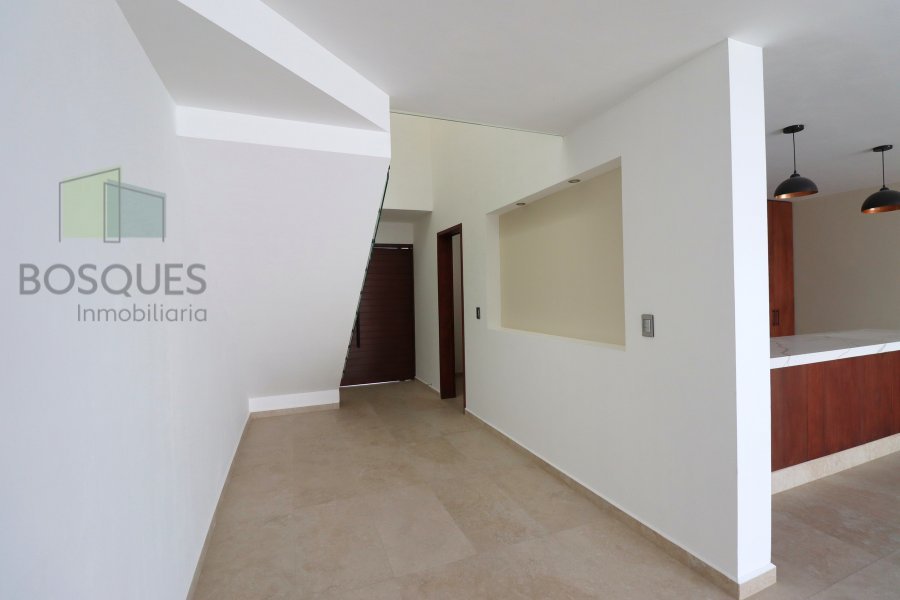 Casa de 2 Niveles, 3 Recámaras, Gran Diseño, Privado y Seguro