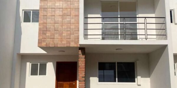 Bonita Casa en El Fraccionamiento Bosques de San Juan