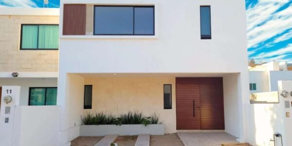 Moderna Casa de dos niveles,186 m2 de Construcción. Fraccionamiento Bosques de San Juan