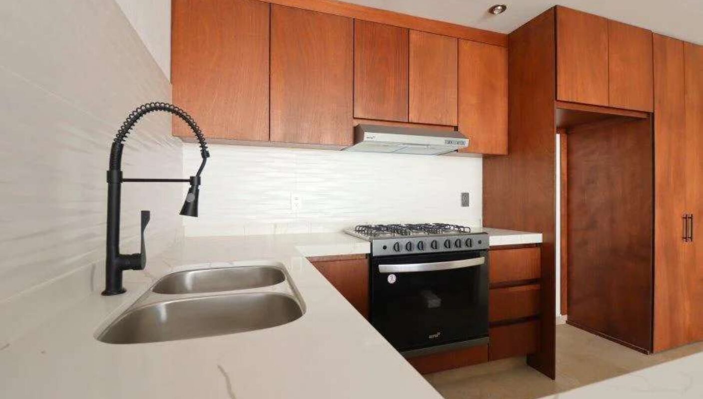 Moderna Casa de dos niveles,186 m2 de Construcción. Fraccionamiento Bosques de San Juan