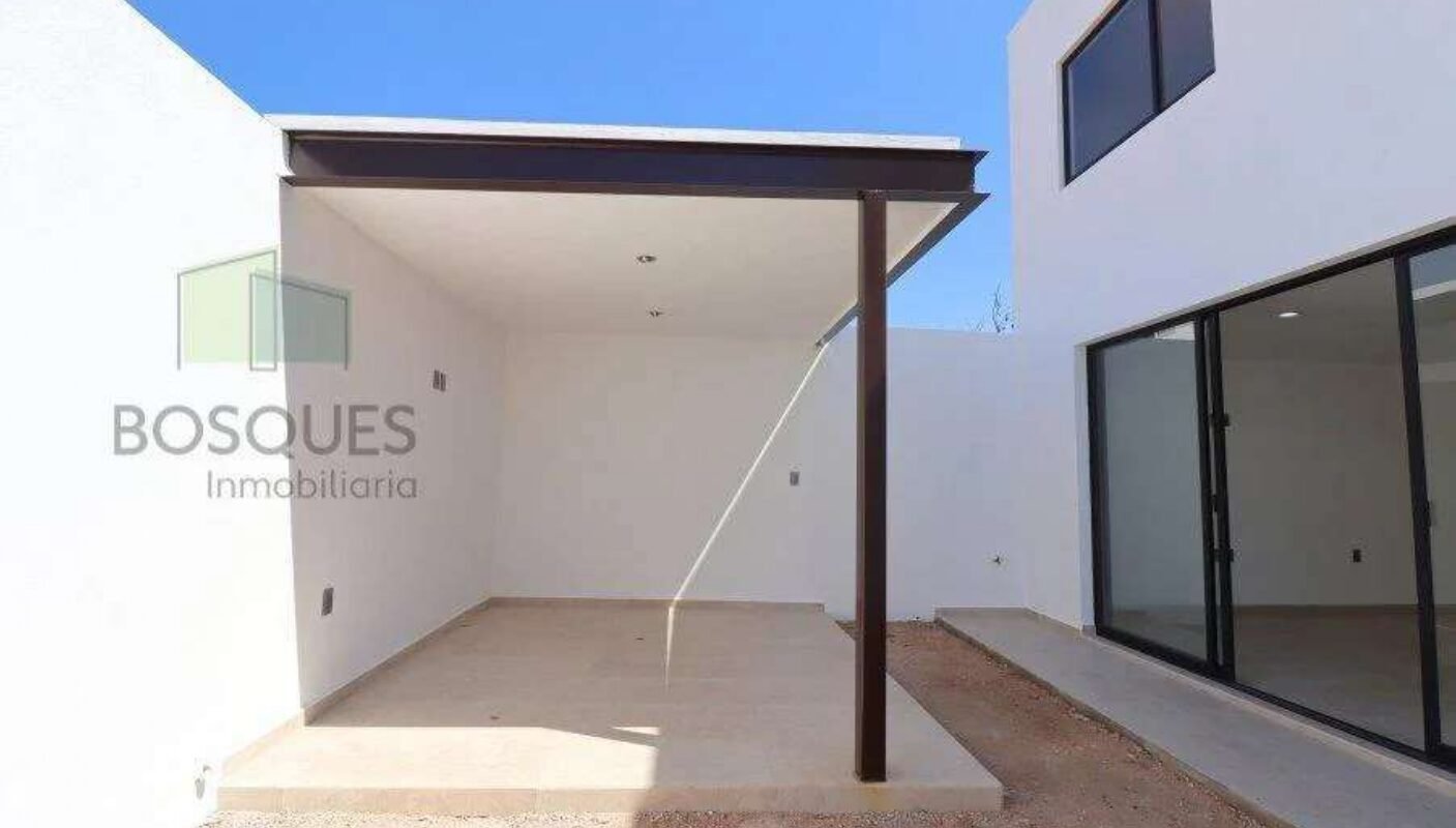 Moderna Casa de dos niveles,186 m2 de Construcción. Fraccionamiento Bosques de San Juan