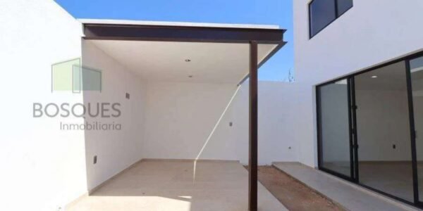 Moderna Casa de dos niveles,186 m2 de Construcción. Fraccionamiento Bosques de San Juan