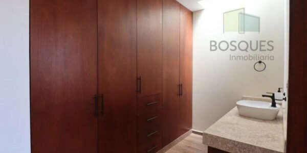 Moderna Casa de dos niveles,186 m2 de Construcción. Fraccionamiento Bosques de San Juan