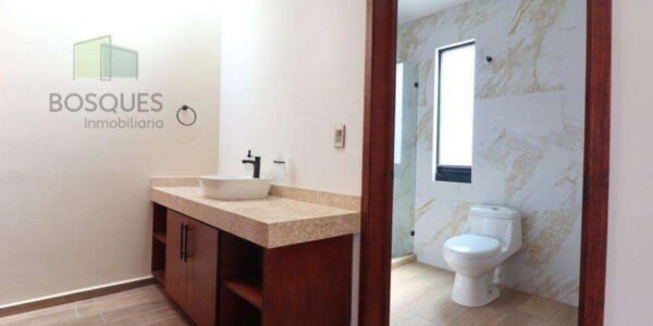 Moderna Casa de dos niveles,186 m2 de Construcción. Fraccionamiento Bosques de San Juan