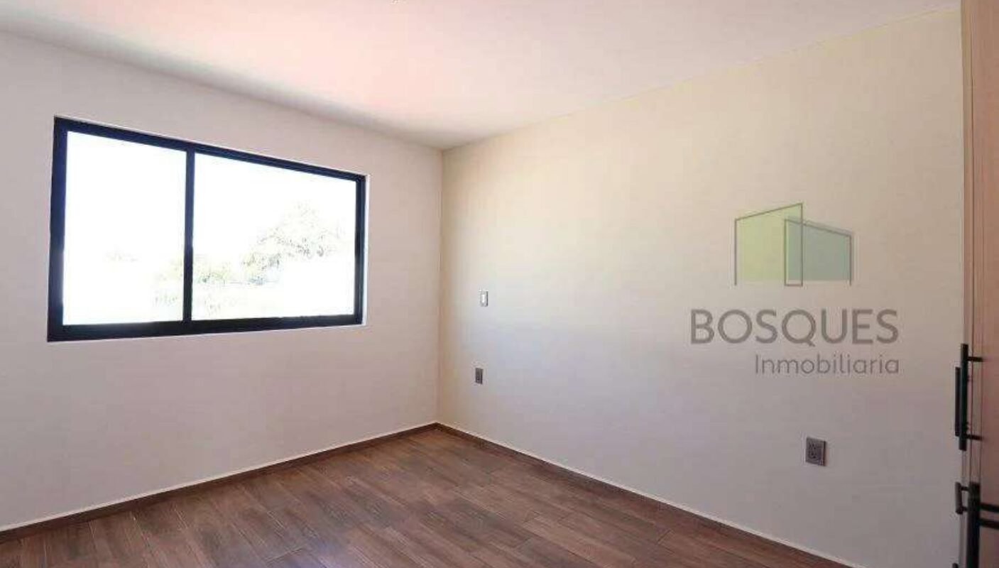 Moderna Casa de dos niveles,186 m2 de Construcción. Fraccionamiento Bosques de San Juan