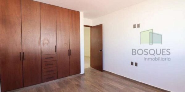 Moderna Casa de dos niveles,186 m2 de Construcción. Fraccionamiento Bosques de San Juan