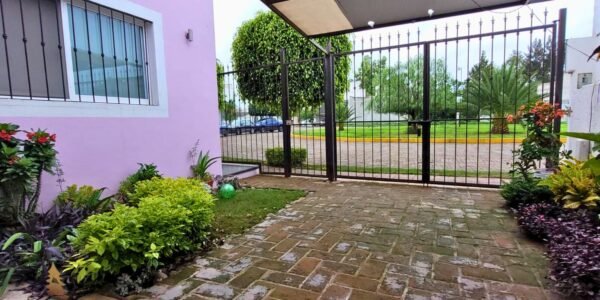 Casa de un Piso de 223 m² en Fraccionamiento Bosques de San Juan