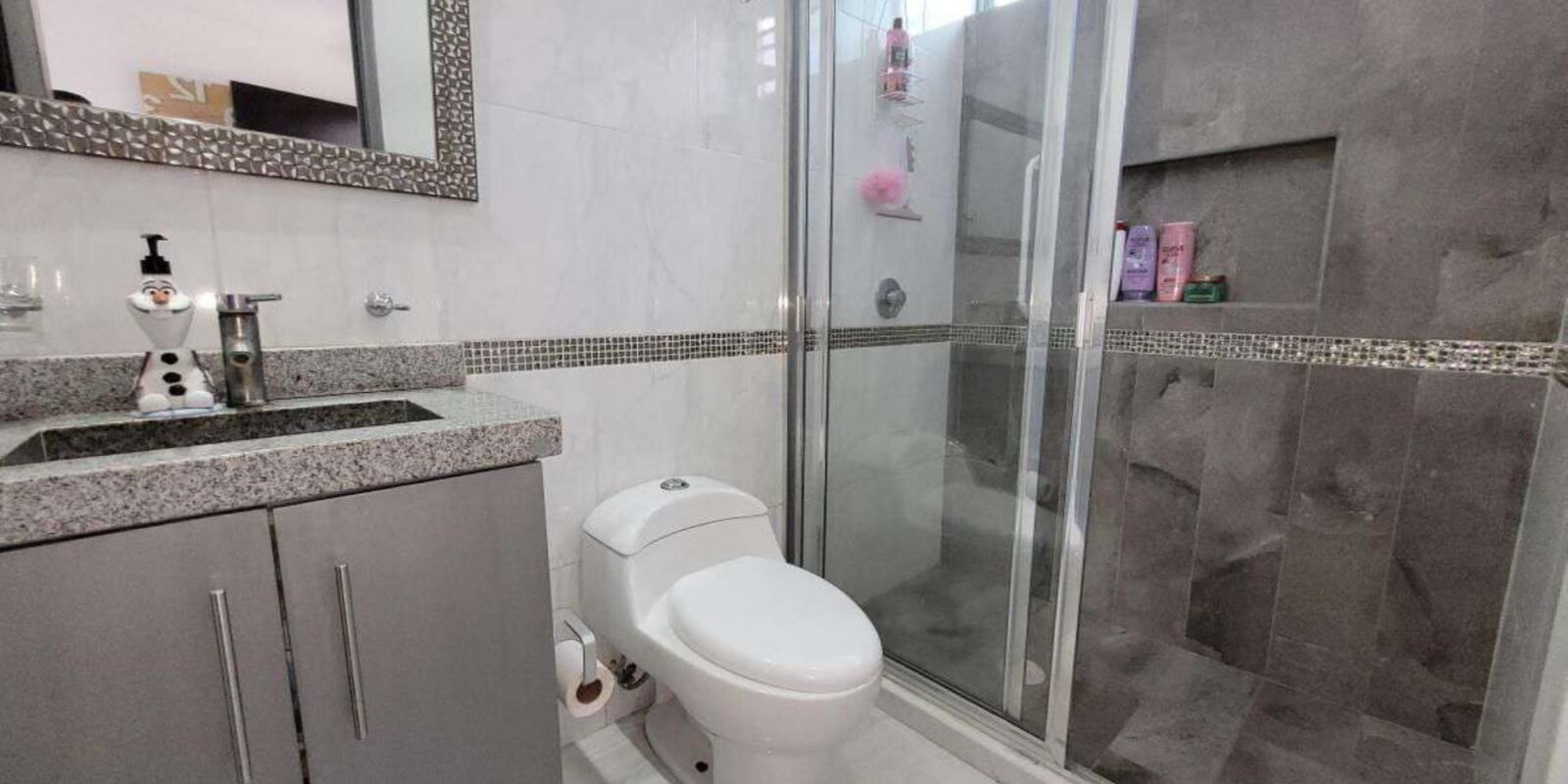 Casa en Venta. Fracc. Bosques de San Juan, San Juan del Río, Qro