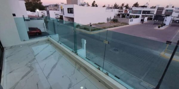 Casa con diseño moderno, 4 recámaras, 202 m2 de construcción