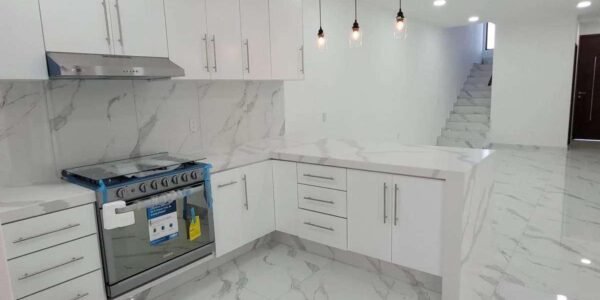 Casa con diseño moderno, 4 recámaras, 202 m2 de construcción