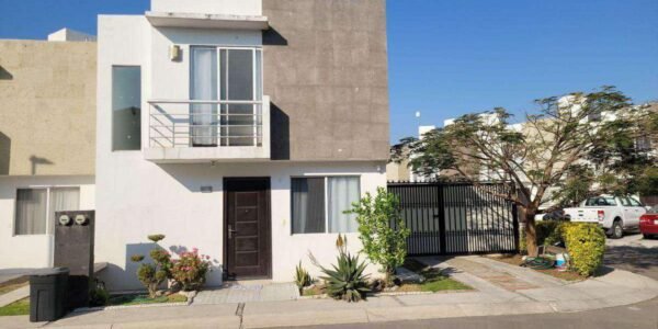 Casa en Esquina, en Fraccionamiento, 3 recámaras