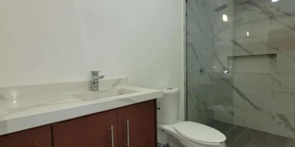 Casa con diseño moderno, 4 recámaras, 202 m2 de construcción