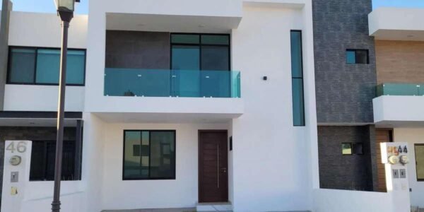 Casa con diseño moderno, 4 recámaras, 202 m2 de construcción