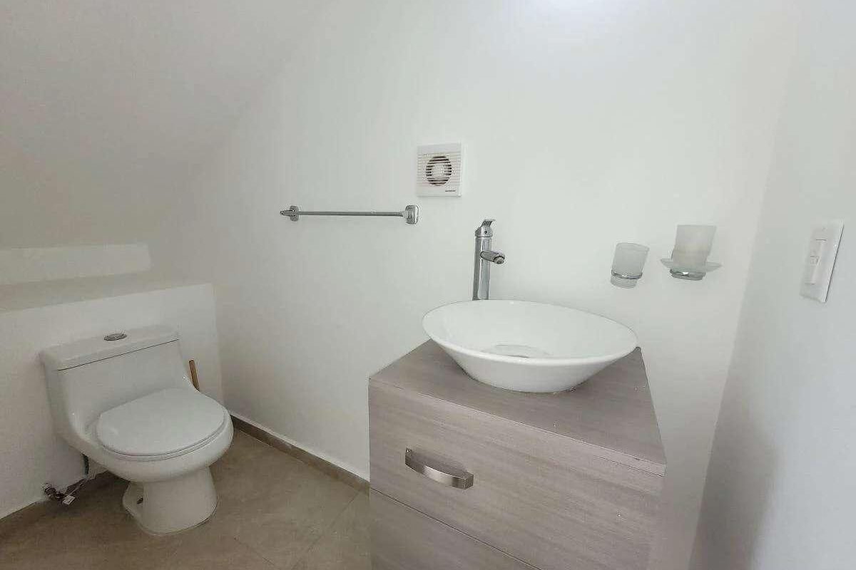 Casa en Esquina, en Fraccionamiento, 3 recámaras