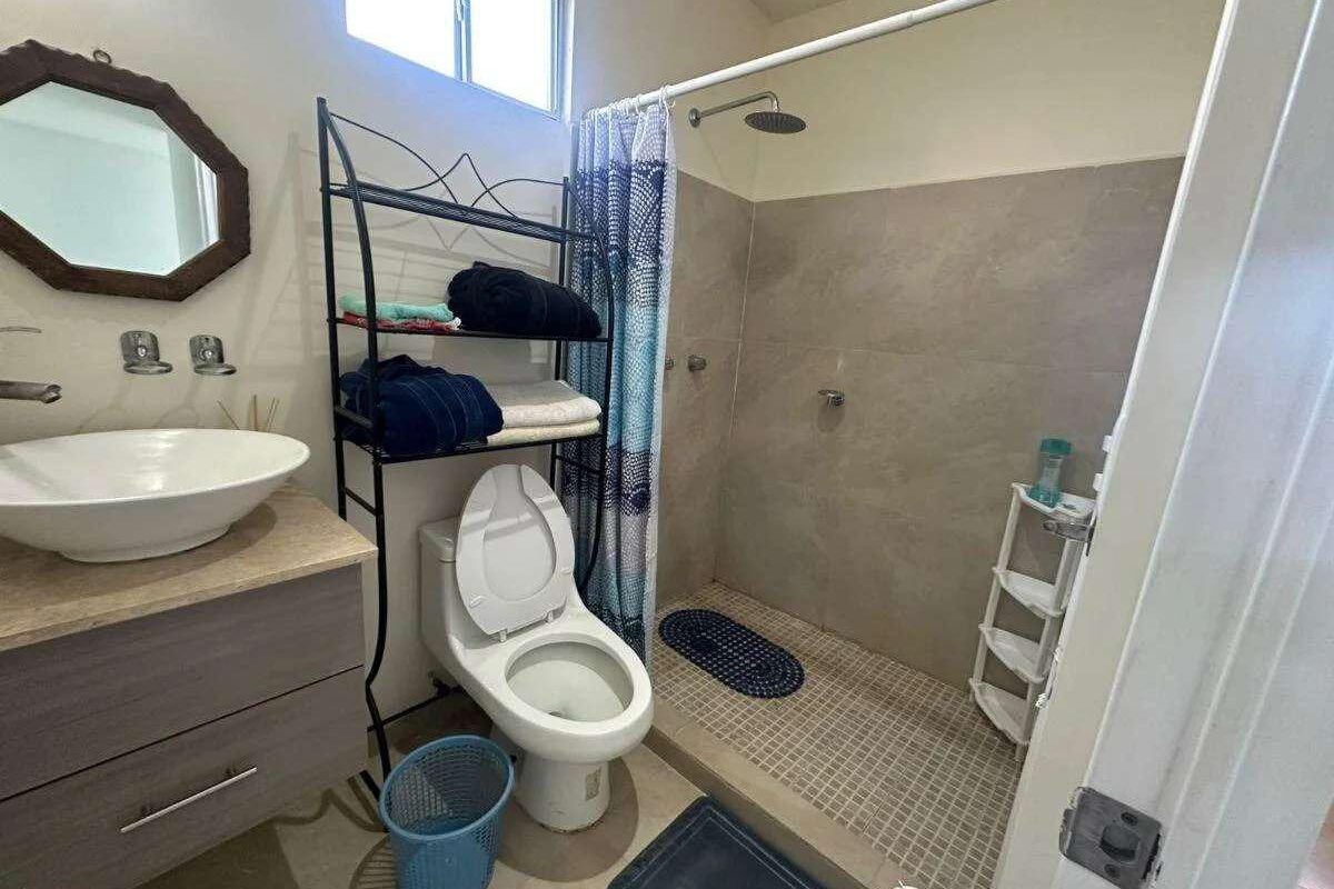 Casa en Esquina, en Fraccionamiento, 3 recámaras