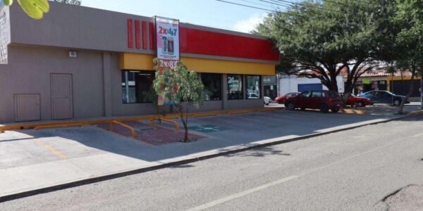 Casa en Esquina, en Fraccionamiento, 3 recámaras