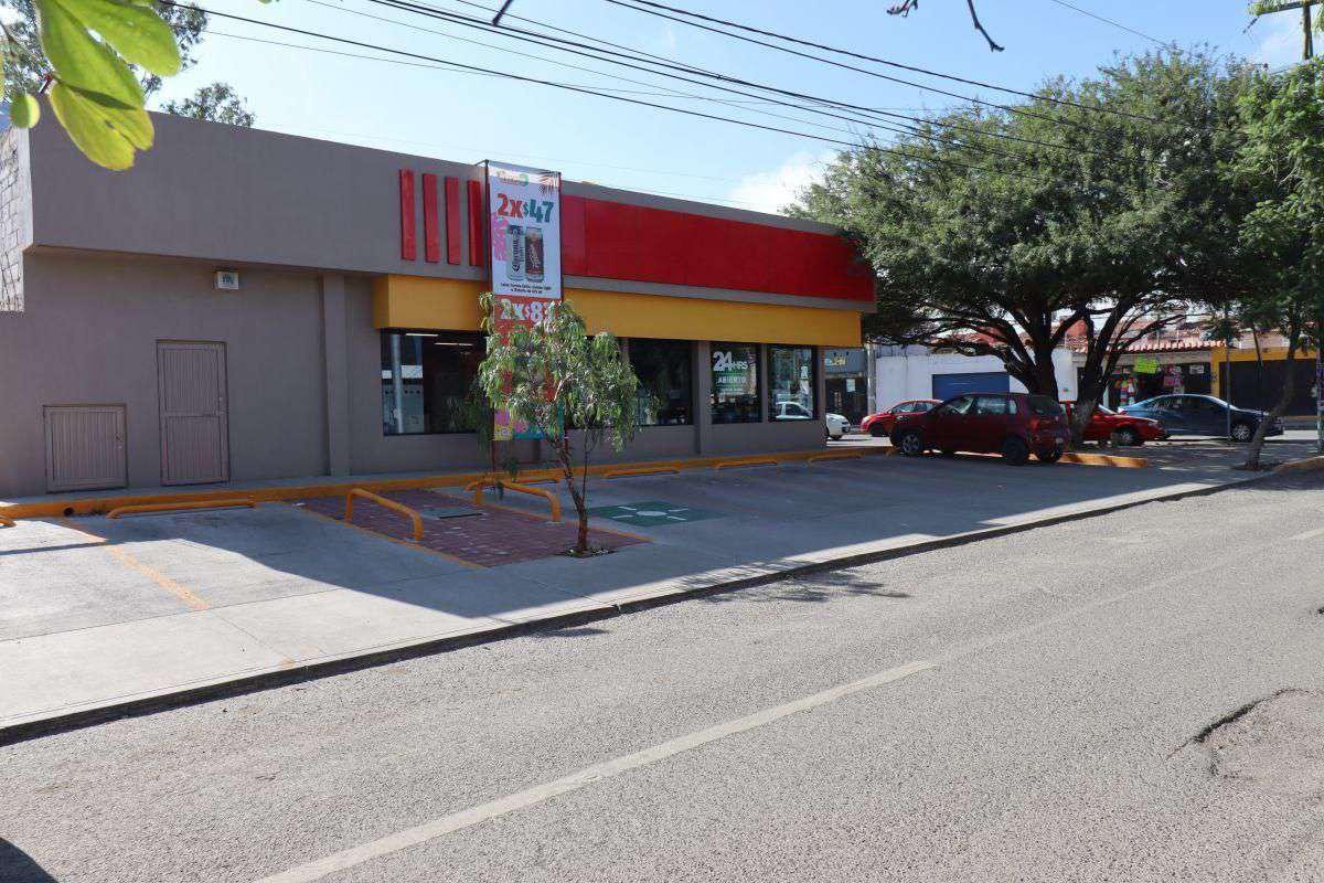 Casa en Esquina, en Fraccionamiento, 3 recámaras