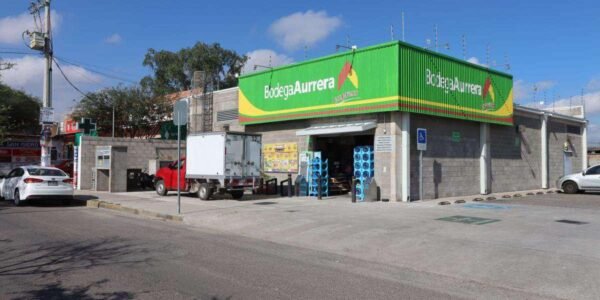 Casa en Esquina, en Fraccionamiento, 3 recámaras